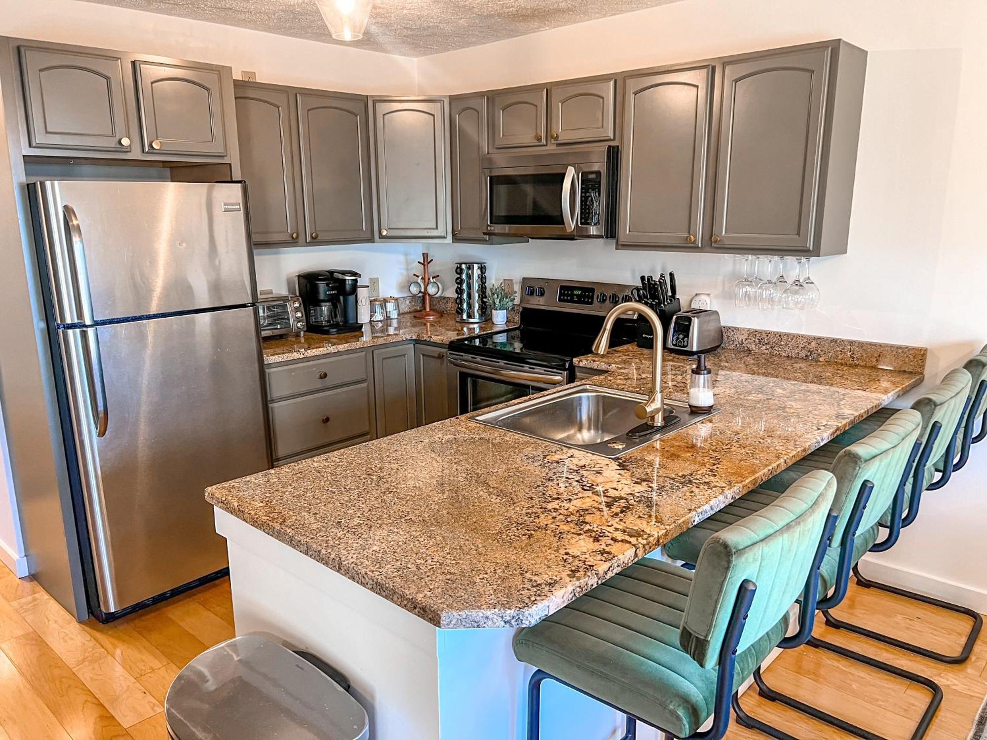 Remodeled Summit Condo At Snowshoe - Modern & Cozy Eksteriør bilde