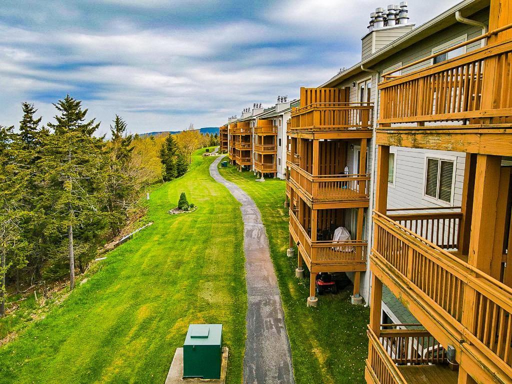 Remodeled Summit Condo At Snowshoe - Modern & Cozy Eksteriør bilde