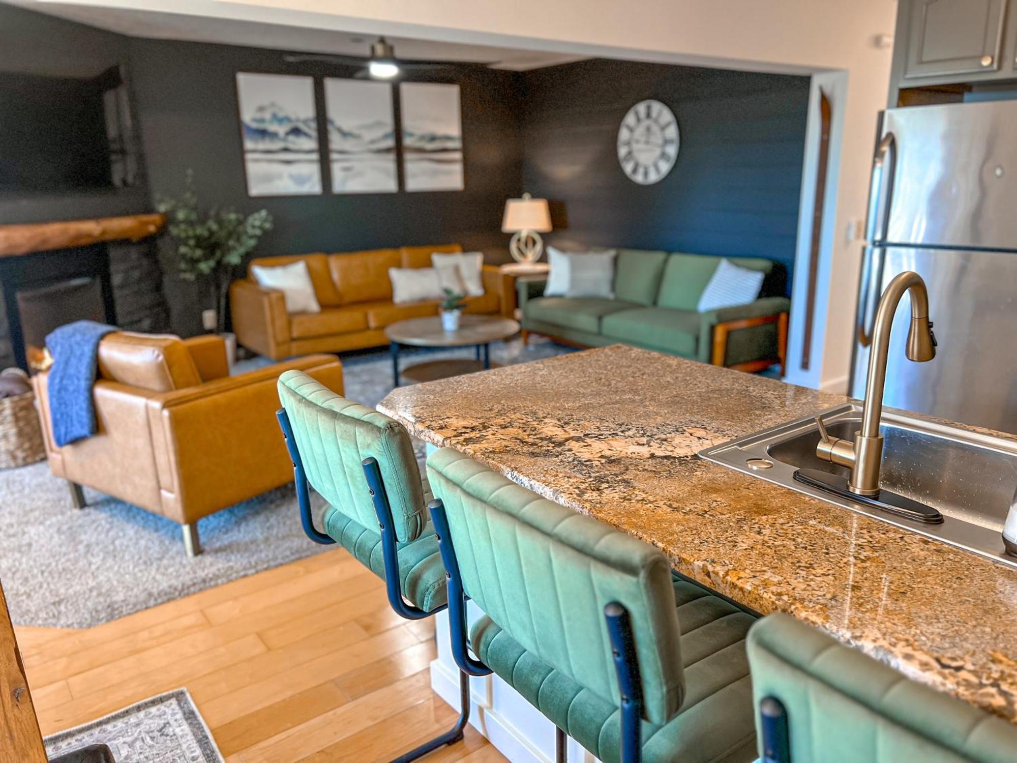 Remodeled Summit Condo At Snowshoe - Modern & Cozy Eksteriør bilde